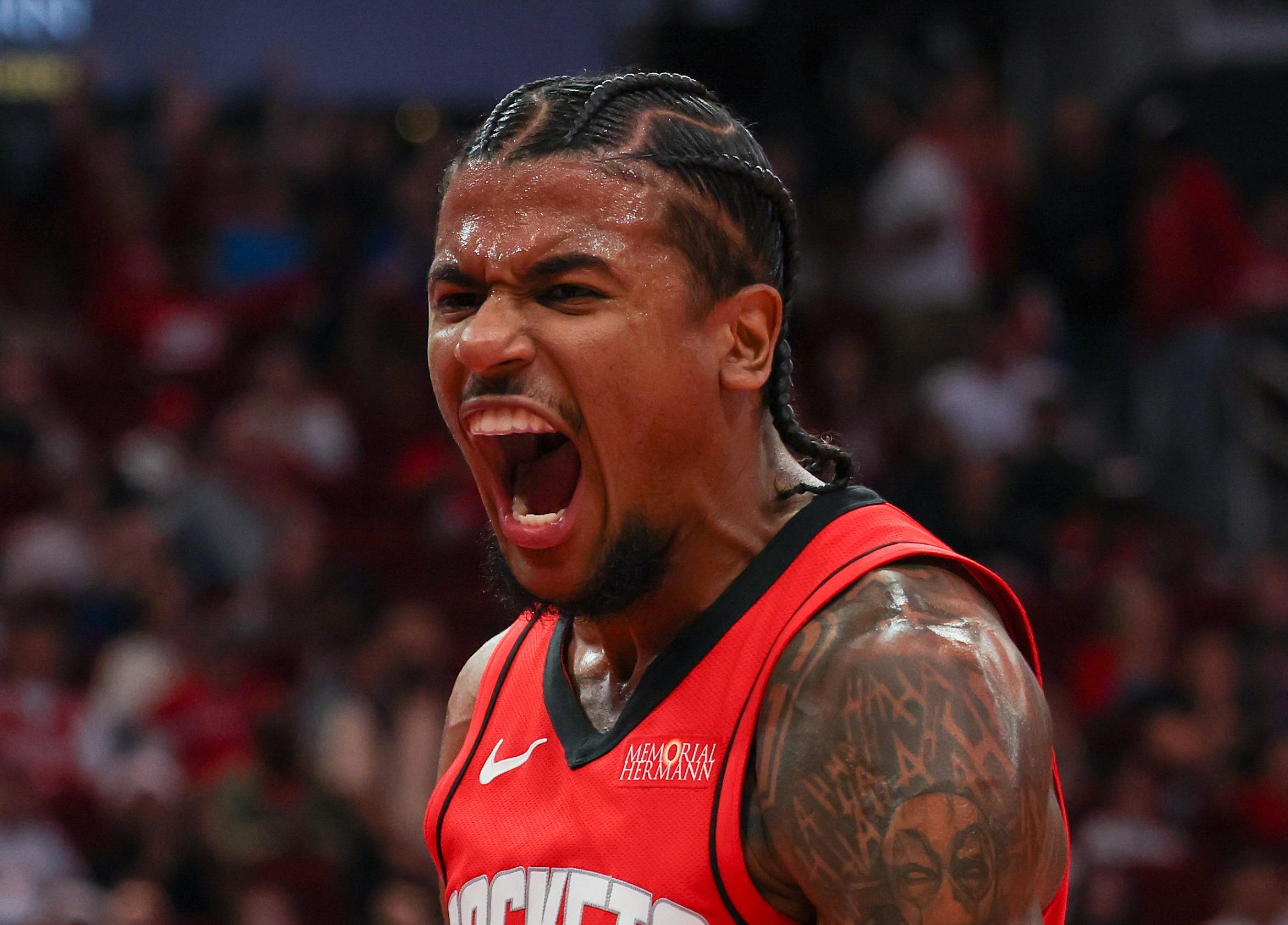 火箭绝杀时刻，猛龙点燃赛场，东契奇迎来胜利！